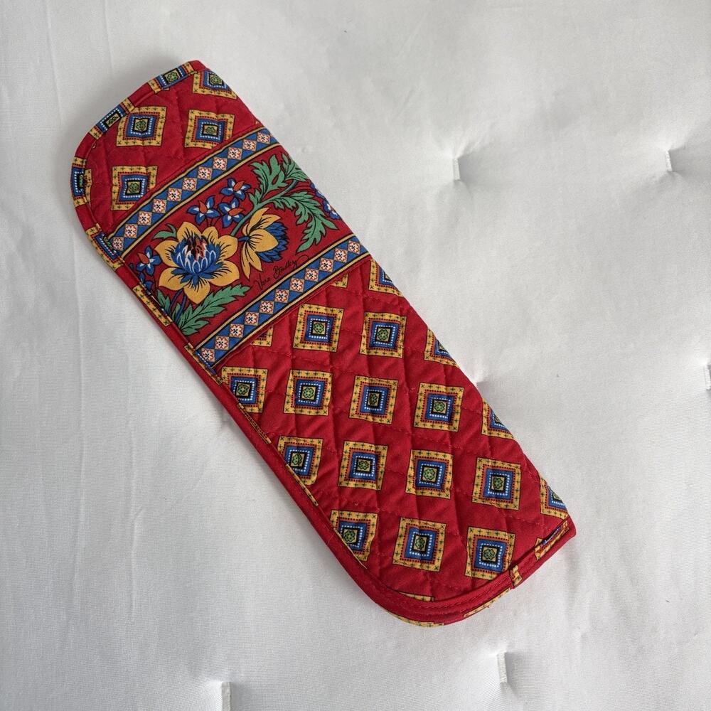 Vera Bradley Quilted Villa Red retired pattern flat iron Sleeve, made USA, Y2K